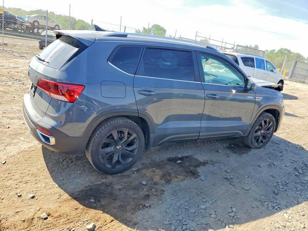 2023 VOLKSWAGEN TAOS SE w/Sunroof Pkg.