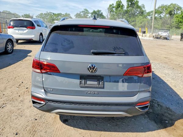 2023 VOLKSWAGEN TAOS SE w/Sunroof Pkg.