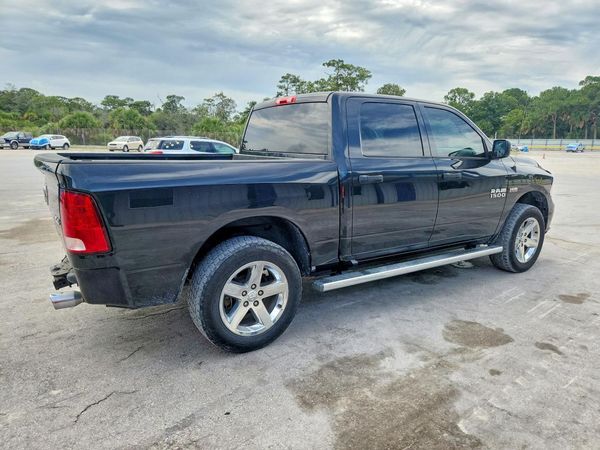 2015 RAM 1500 ST
