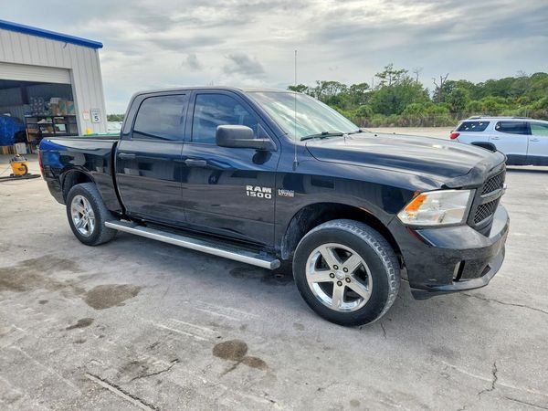 2015 RAM 1500 ST