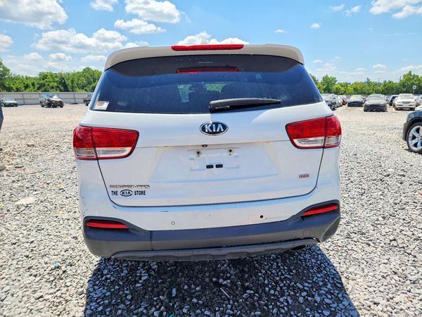 2016 KIA SORENTO L / LX