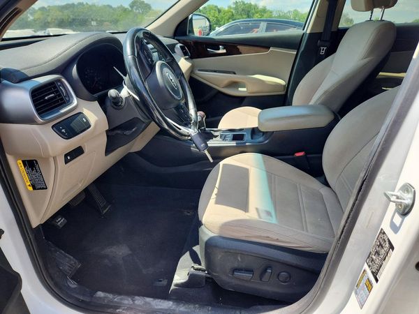 2016 KIA SORENTO L / LX