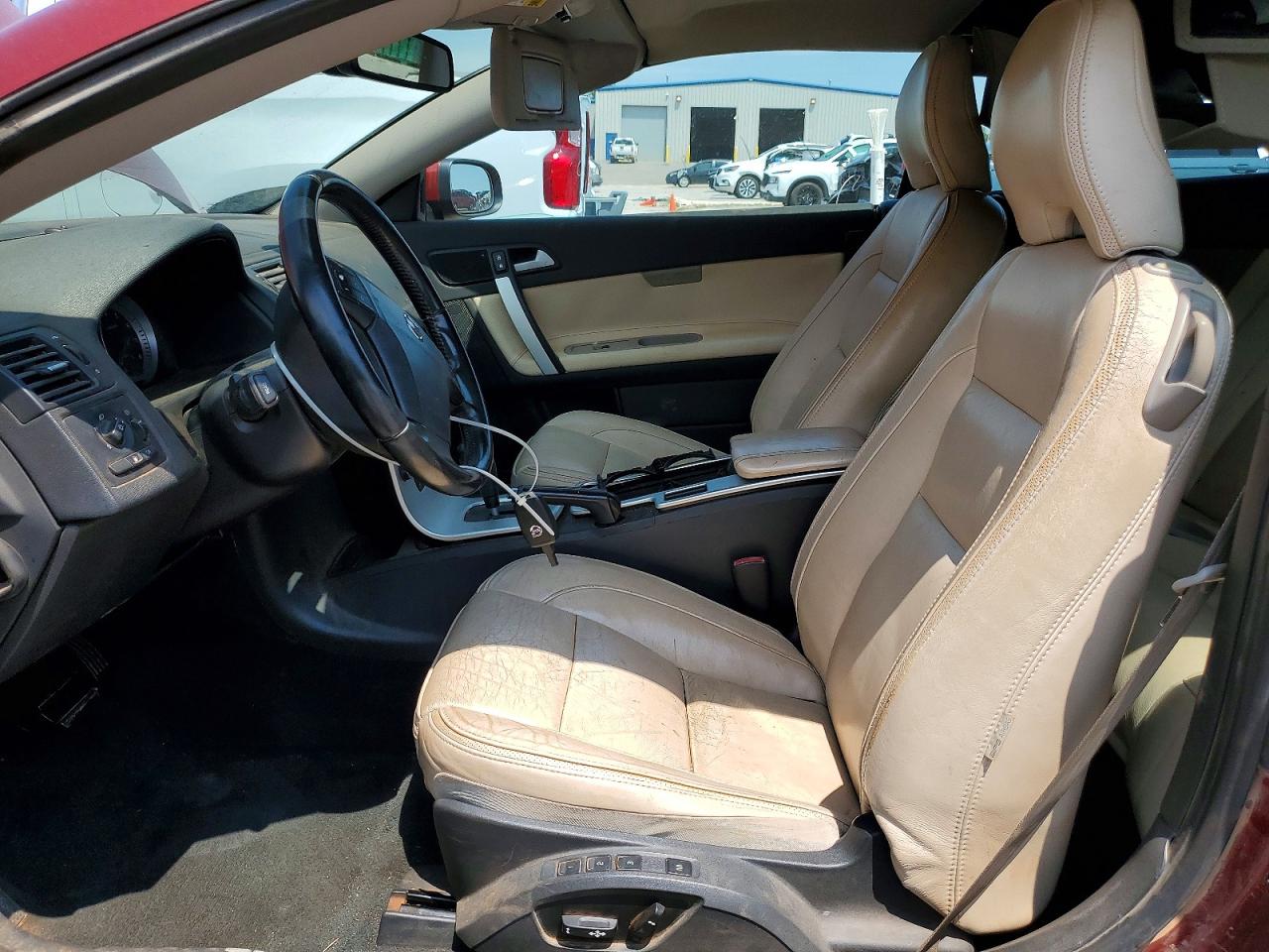 2013 VOLVO C70