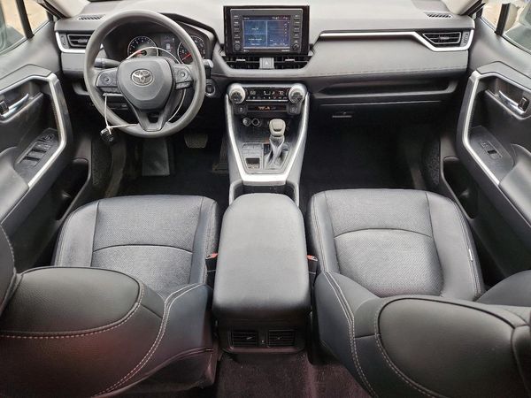 2022 TOYOTA RAV4 XLE