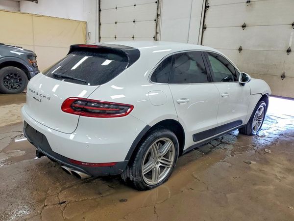 2016 PORSCHE MACAN