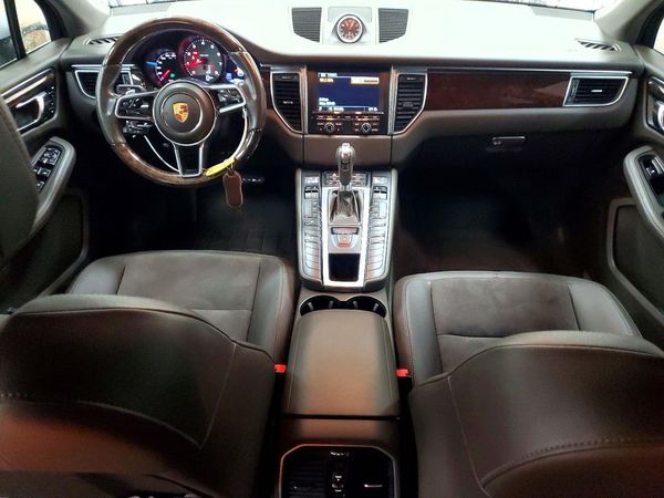 2016 PORSCHE MACAN