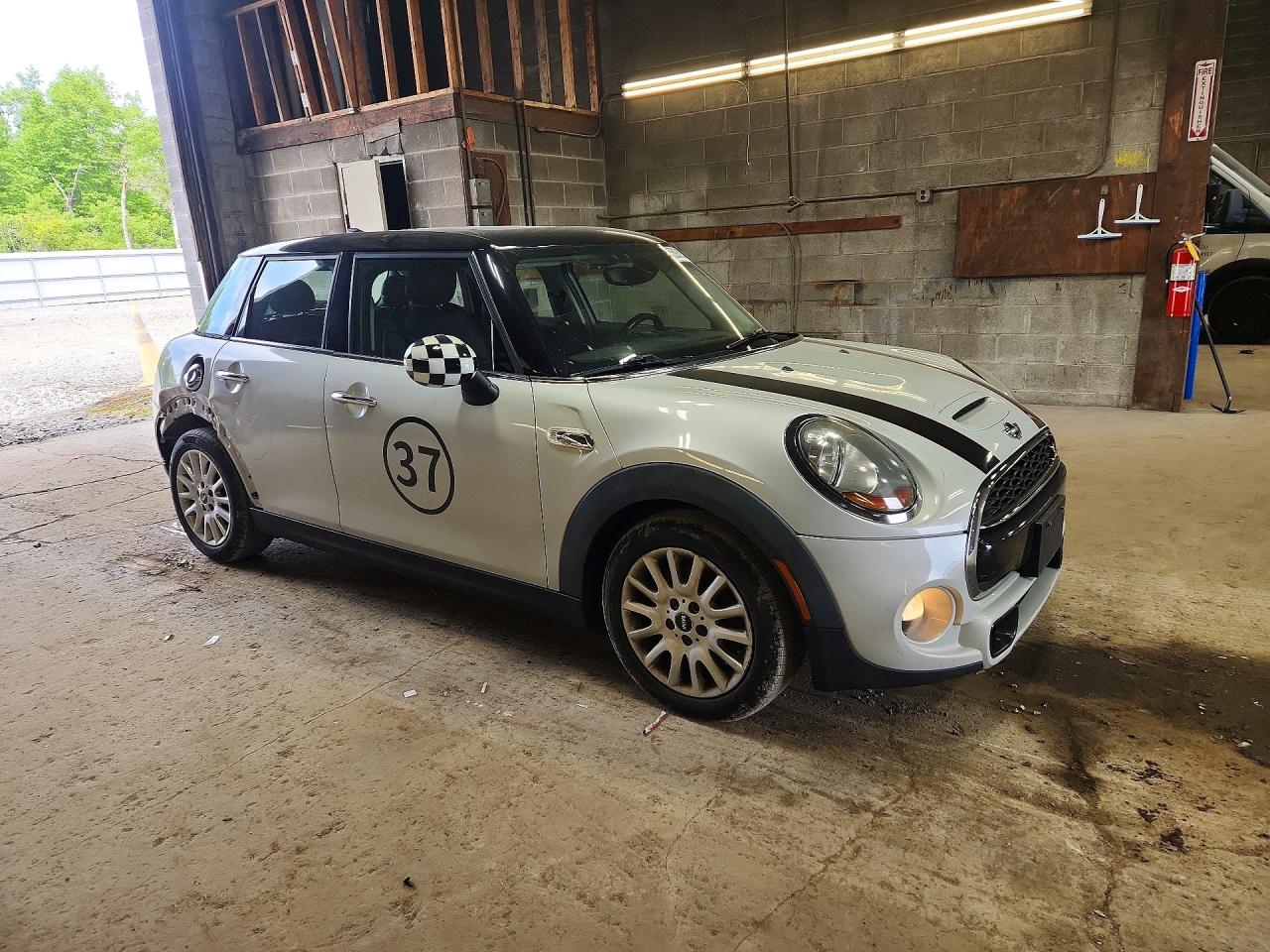 2015 MINI COOPER