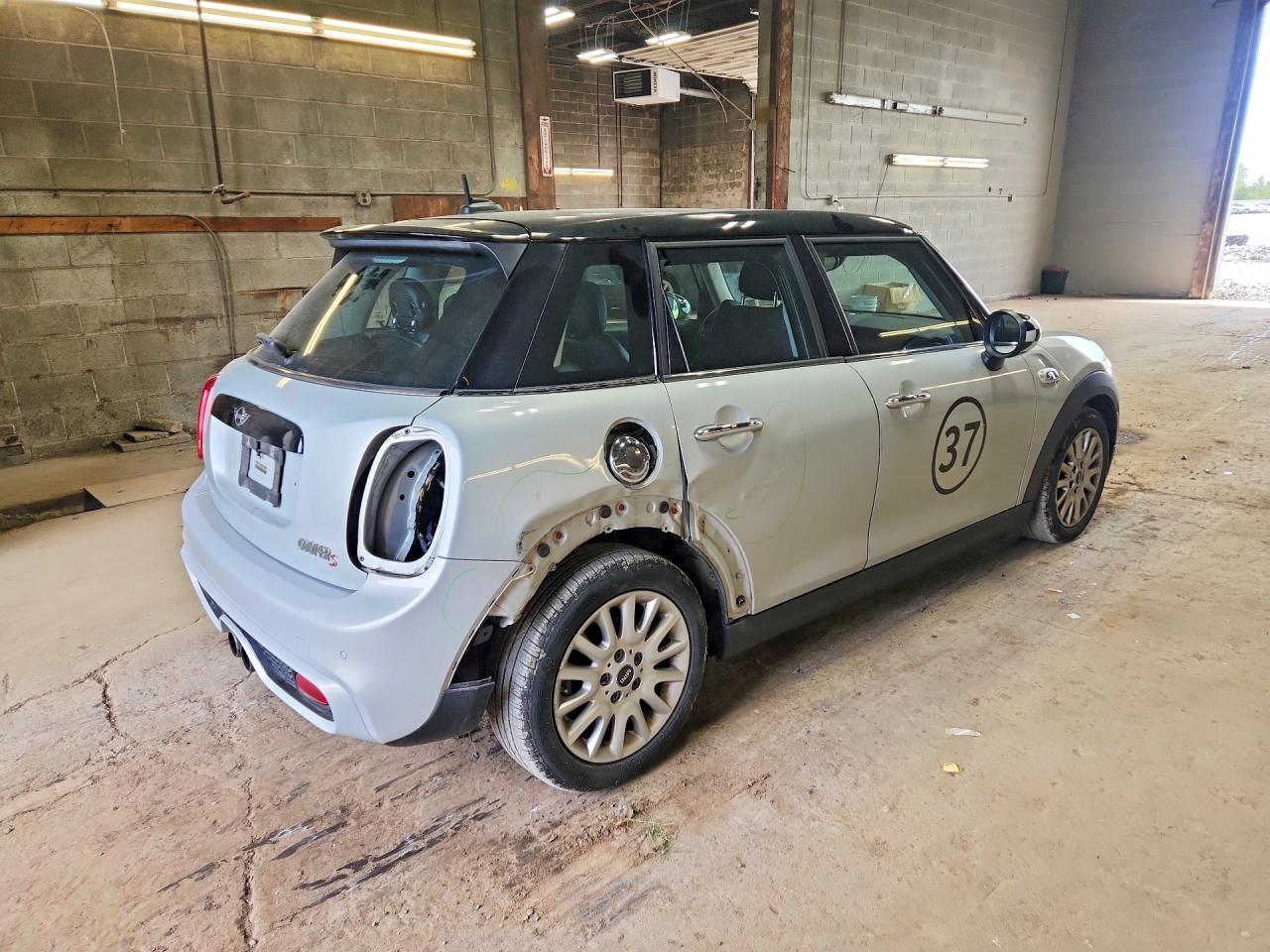 2015 MINI COOPER