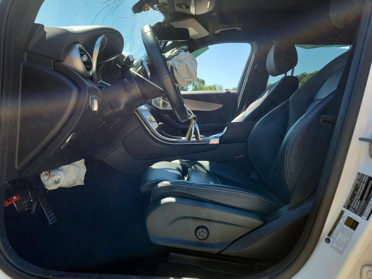 2020 MERCEDES-BENZ GLC GLC300