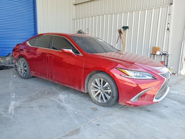 2020 LEXUS ES 300h Premium