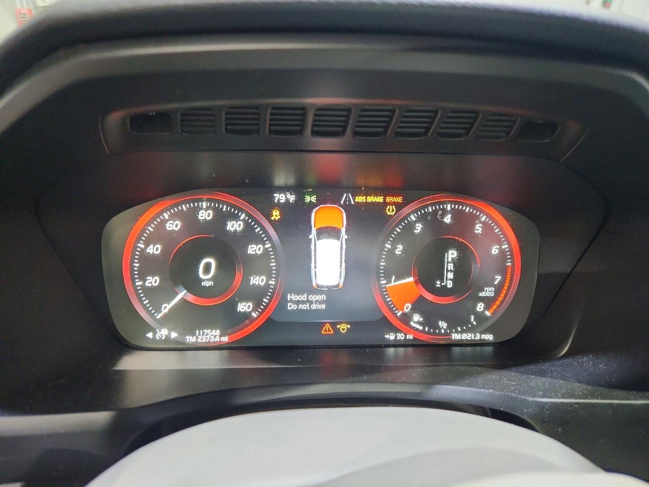 2020 VOLVO XC90 Momentum