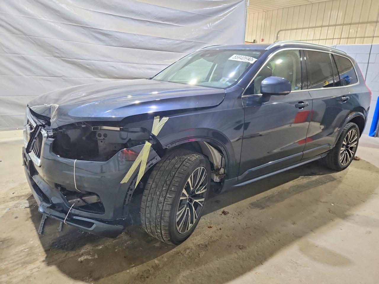 2020 VOLVO XC90 Momentum