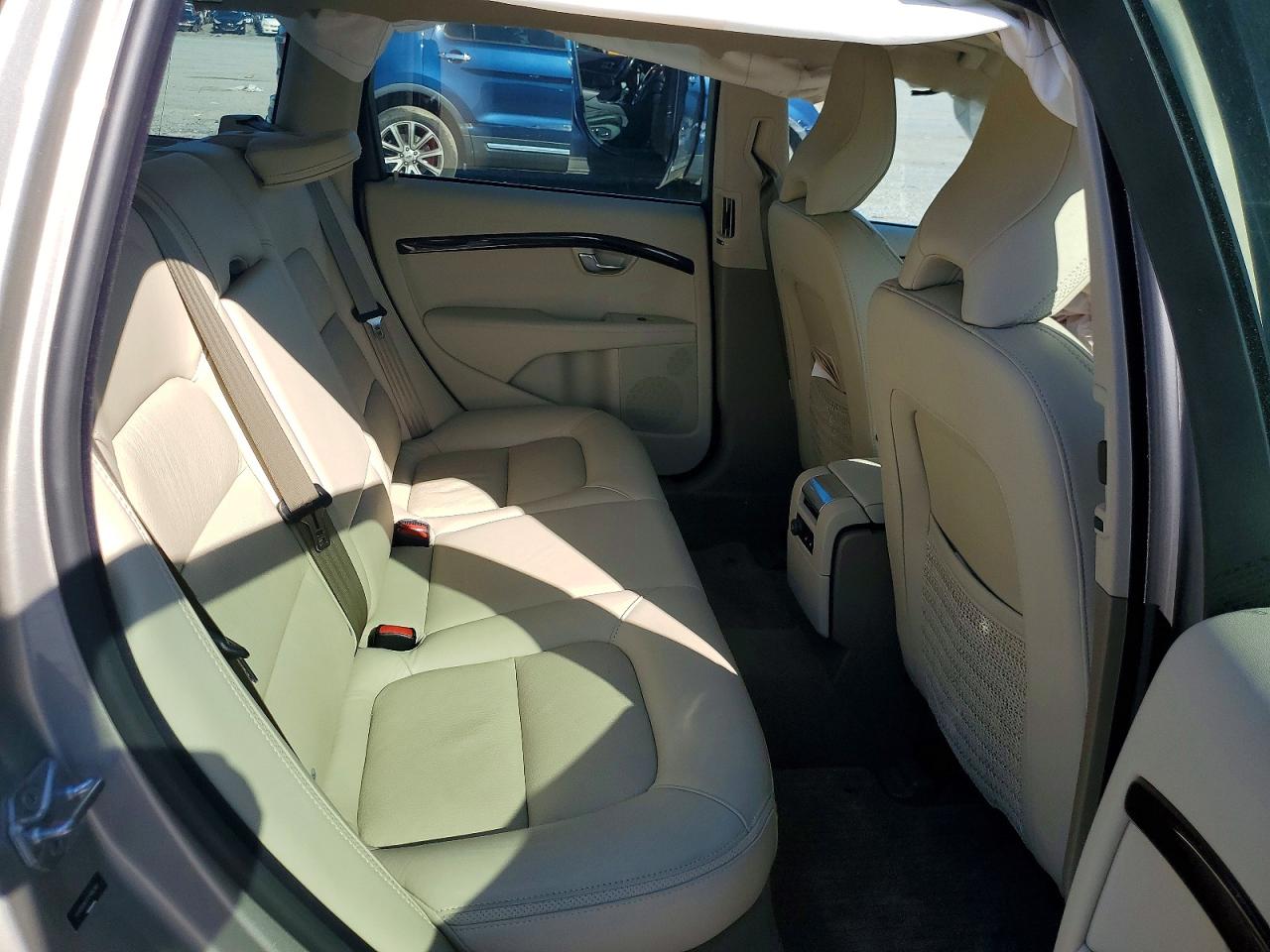2014 VOLVO XC70