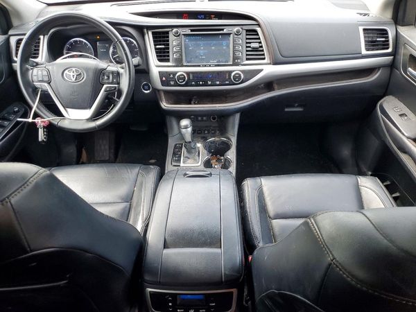 2017 TOYOTA HIGHLANDER