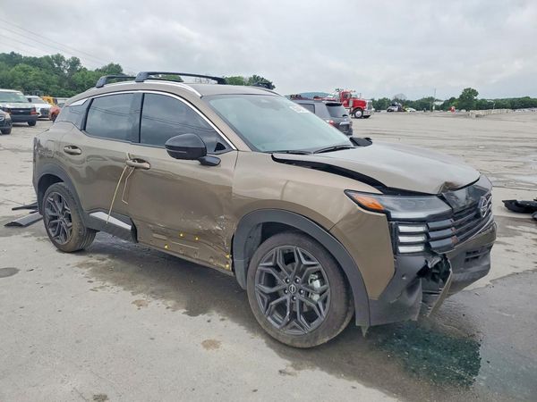 2026 NISSAN KICKS SR