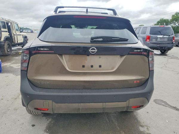 2026 NISSAN KICKS SR