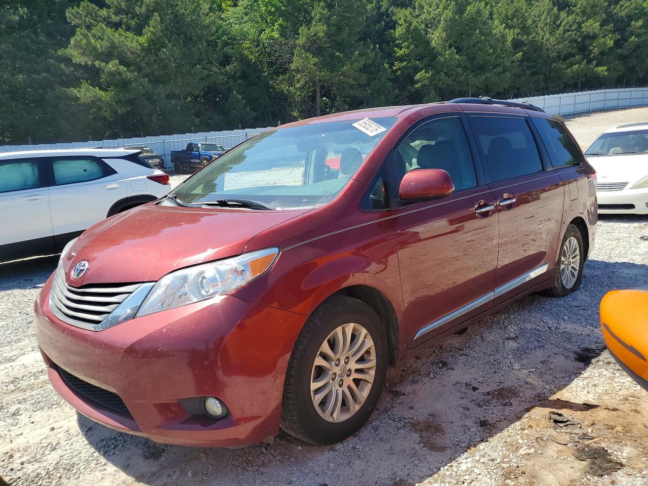 2014 TOYOTA SIENNA