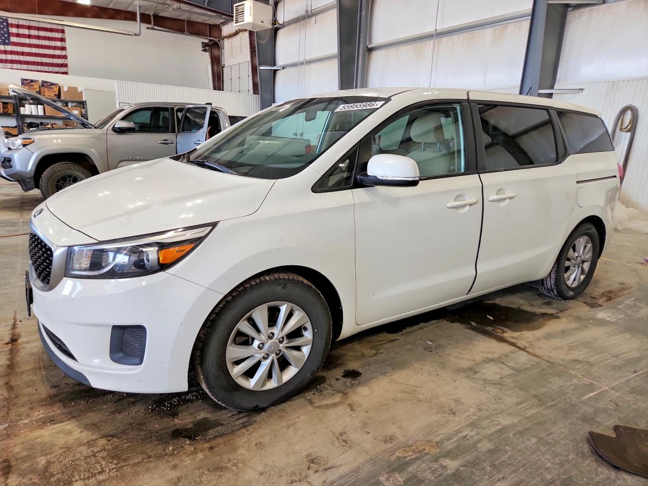 2017 KIA SEDONA LX