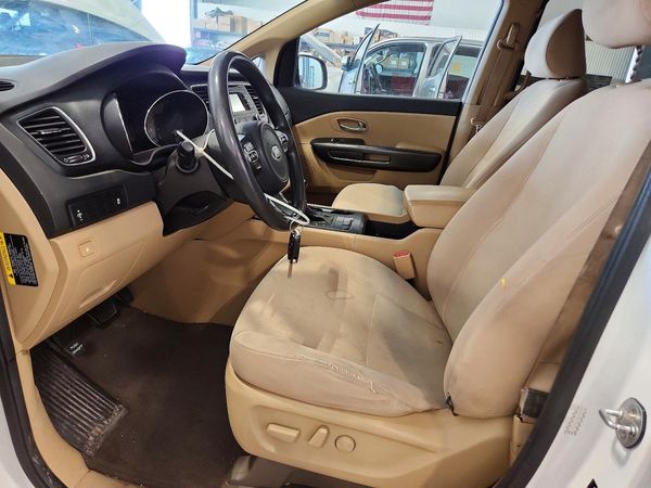 2017 KIA SEDONA LX
