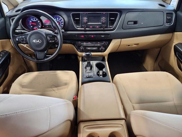2017 KIA SEDONA LX