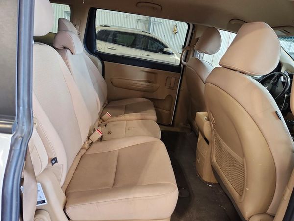 2017 KIA SEDONA LX