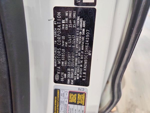 2017 KIA SEDONA LX