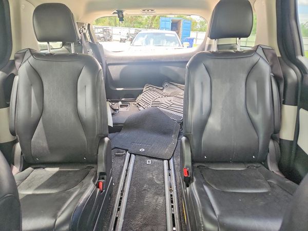 2023 KIA CARNIVAL