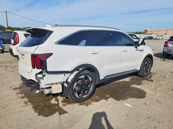 2025 KIA SORENTO