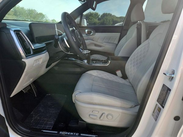 2025 KIA SORENTO