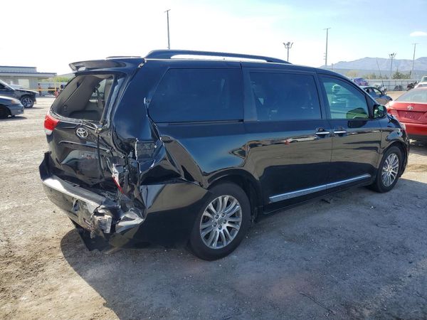 2014 TOYOTA SIENNA
