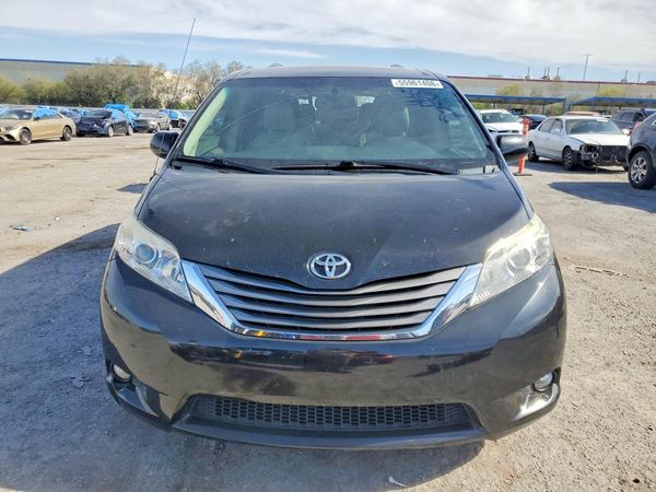 2014 TOYOTA SIENNA