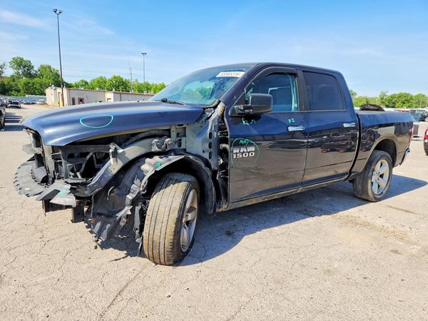 2017 RAM 1500 SLT CREW CAB 4X4