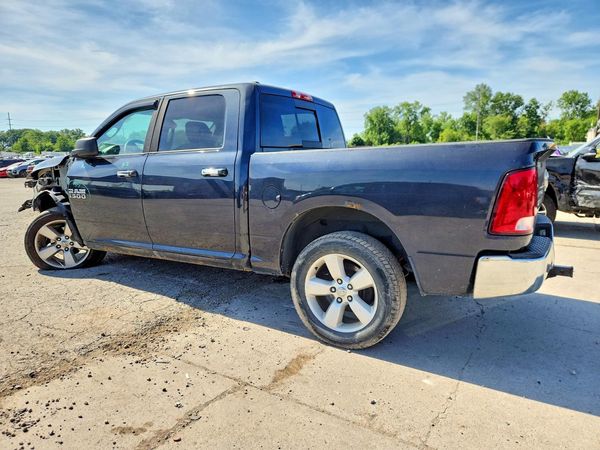 2017 RAM 1500 SLT CREW CAB 4X4