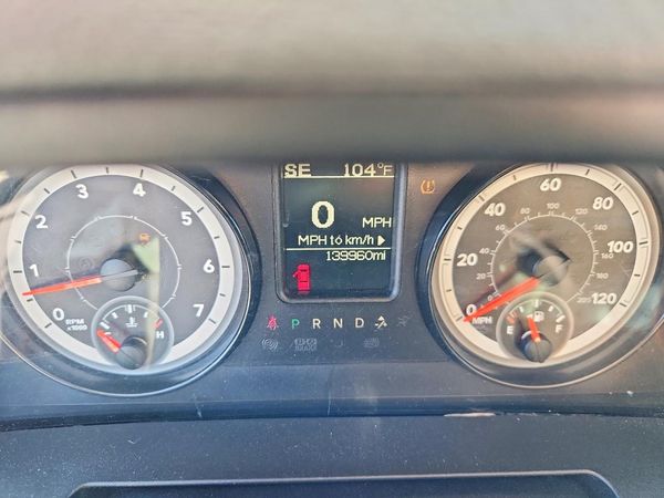 2017 RAM 1500 SLT CREW CAB 4X4