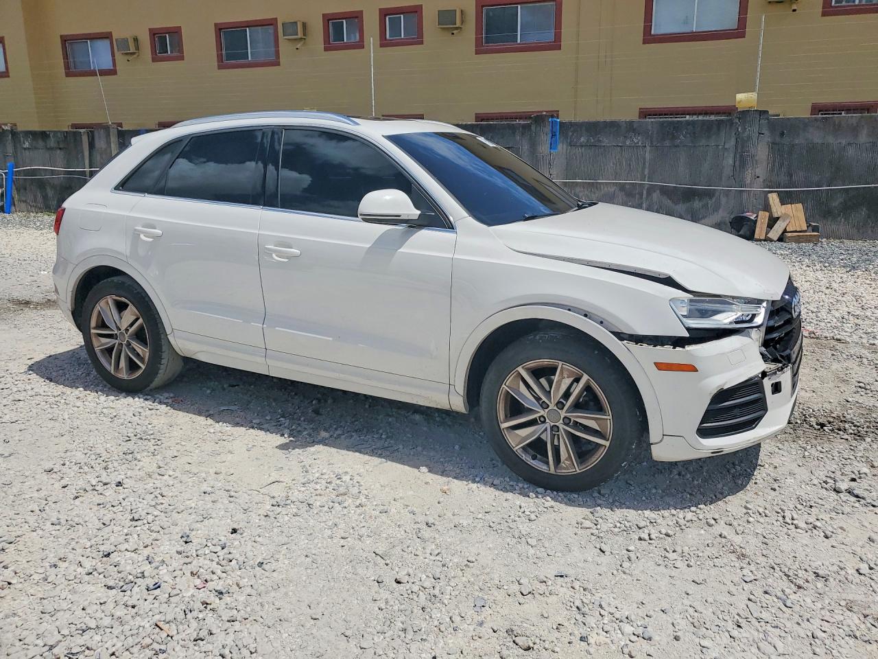 2016 AUDI Q3 quattro Premium Plus