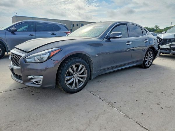 2015 INFINITI Q70