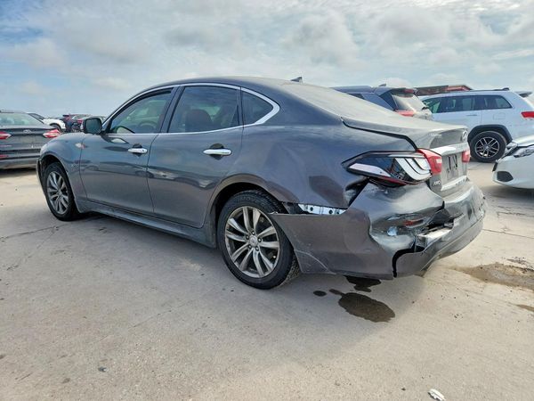 2015 INFINITI Q70