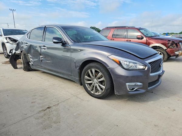 2015 INFINITI Q70