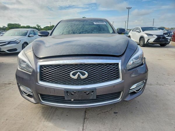 2015 INFINITI Q70