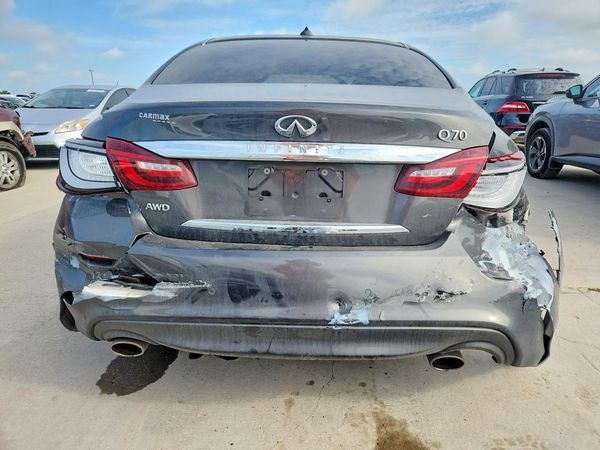2015 INFINITI Q70