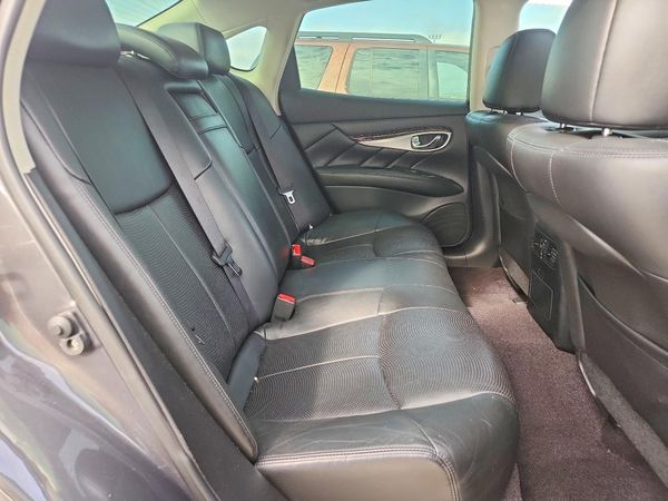 2015 INFINITI Q70