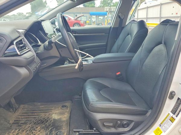 2021 TOYOTA CAMRY XLE