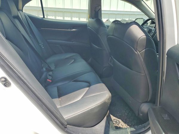 2021 TOYOTA CAMRY XLE