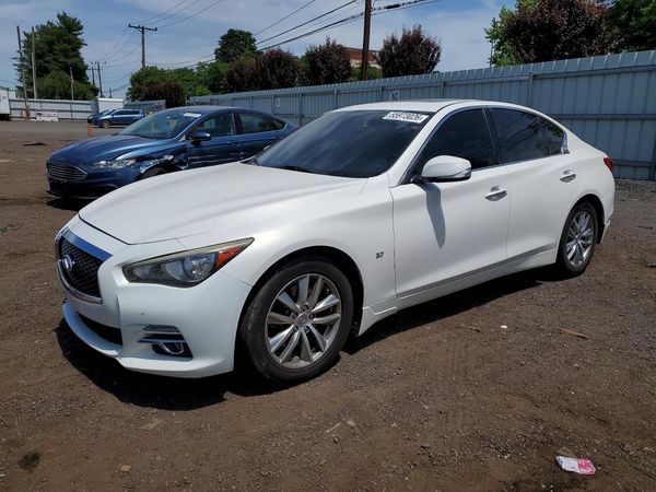2015 INFINITI Q50