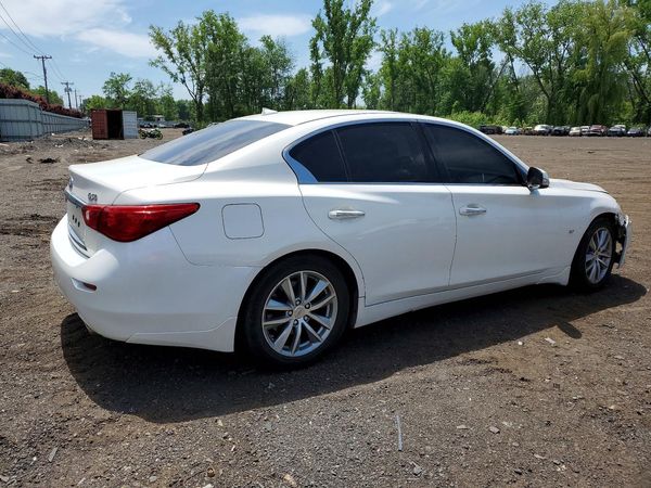 2015 INFINITI Q50