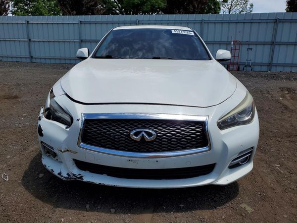 2015 INFINITI Q50