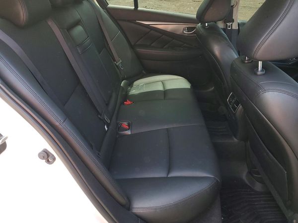 2015 INFINITI Q50