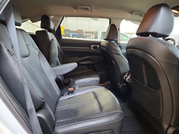 2025 KIA SORENTO