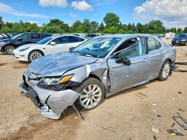 2019 TOYOTA CAMRY