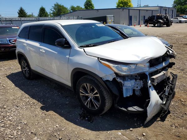 2019 TOYOTA HIGHLANDER LE